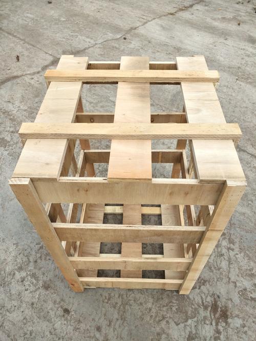  产品中心 包装木箱 优点: 免熏蒸胶合板包装箱集传统木质包装和
